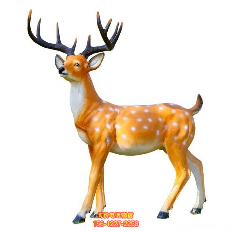 玻璃鋼制作的梅花鹿雕塑，為公園景觀帶來美麗氣息