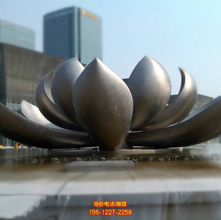 不銹鋼噴泉景觀雕塑，為廣場增添優雅氣息