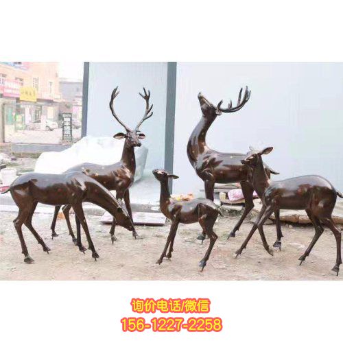 玻璃鋼梅花鹿雕塑，為公園增添優雅氣息