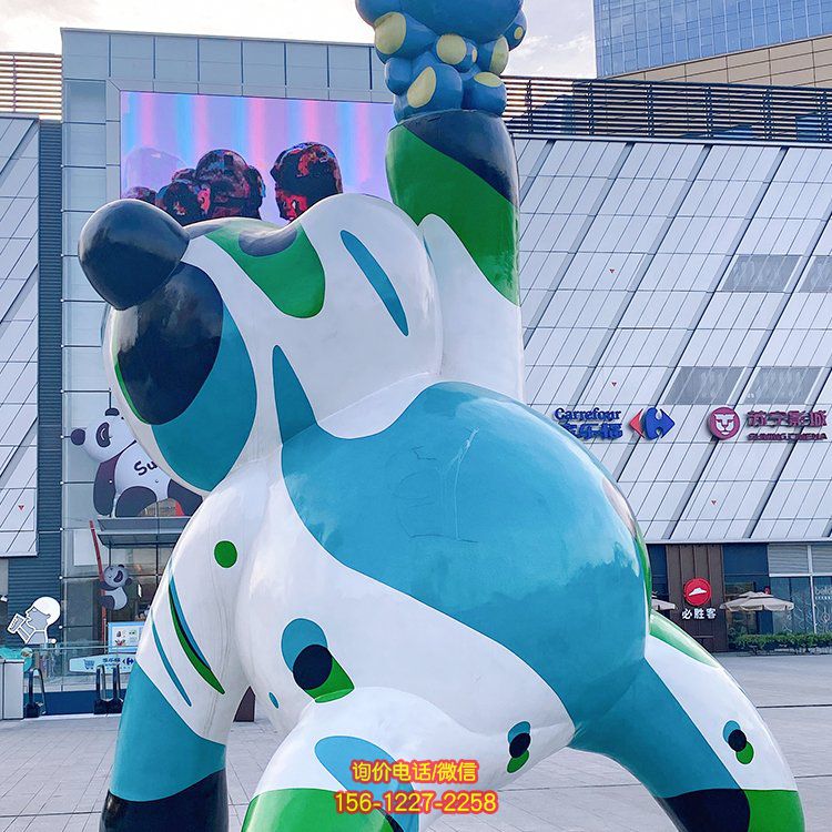 商業廣場擺放玻璃鋼大型彩繪卡通熊吉祥物雕塑