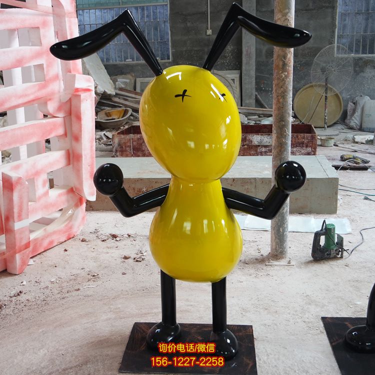 學校幼兒園卡通黃色螞蟻公仔玻璃鋼雕塑