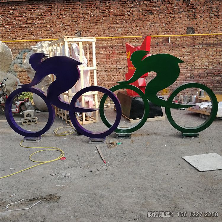 騎車(chē)雕塑07