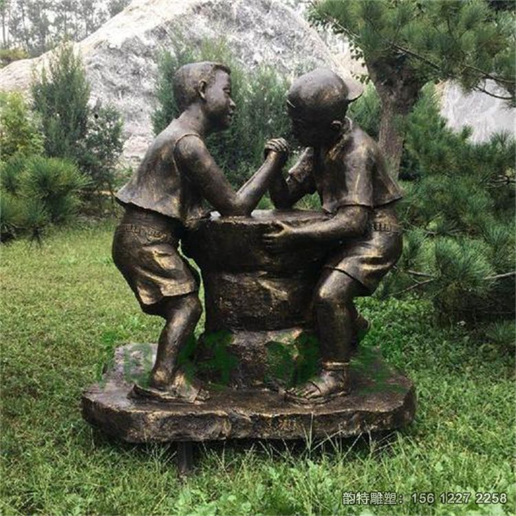 掰手腕雕塑07 掰手腕雕塑07