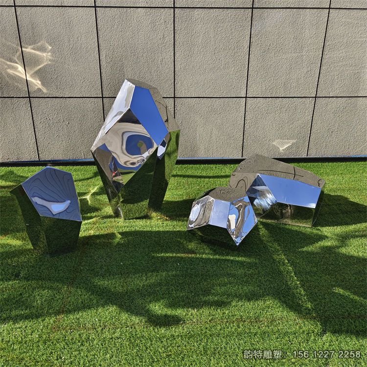 不銹鋼幾何切面石頭雕塑49 不銹鋼幾何切面石頭雕塑49