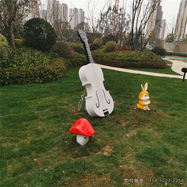 鐵藝大提琴雕塑，音樂主題雕塑加工廠家