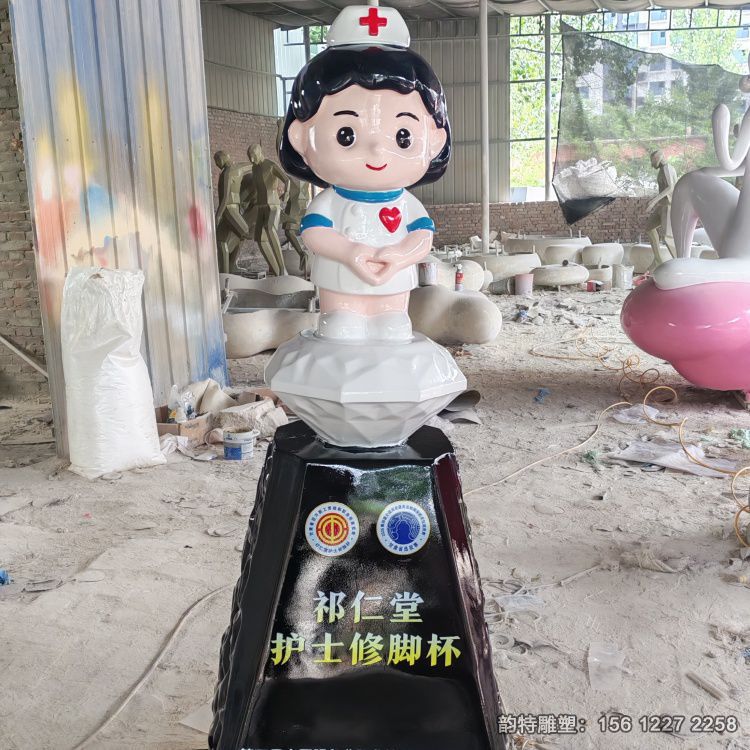 玻璃鋼卡通護士雕塑? 白衣天使雕塑實拍圖